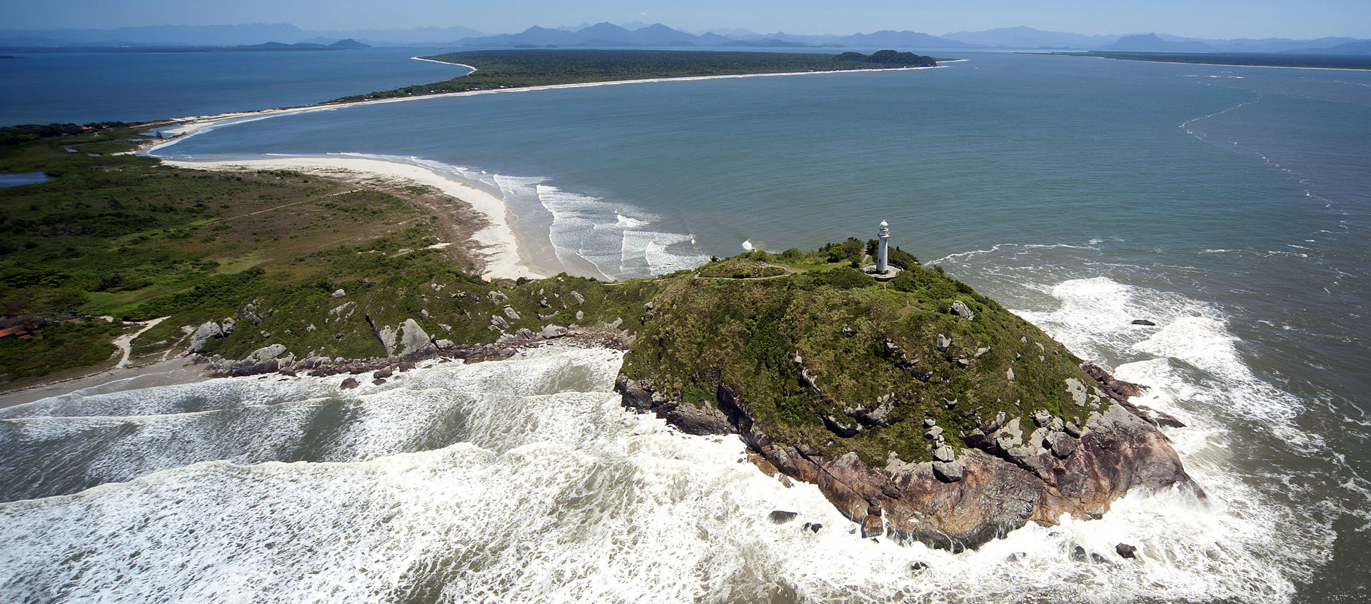 Foto da Casa Beira Mar - farol-ilha.jpg