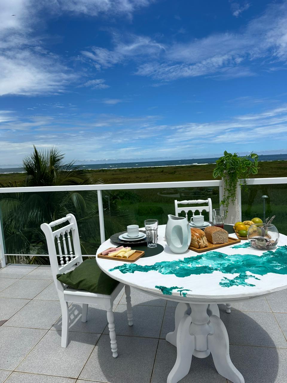 Terraço com vista para o mar